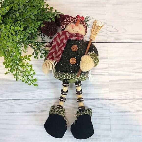 Snowman plush shelf sitter from Hannah's Handiworks. - Picture 5 of 9